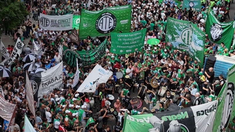 La Justicia anuló la medida del gobierno que eliminaba el feriado a empleados públicos